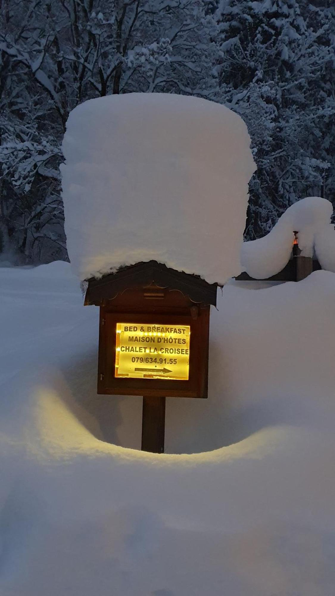 Vers L'Eglise B&B Chalet La Croisee מראה חיצוני תמונה